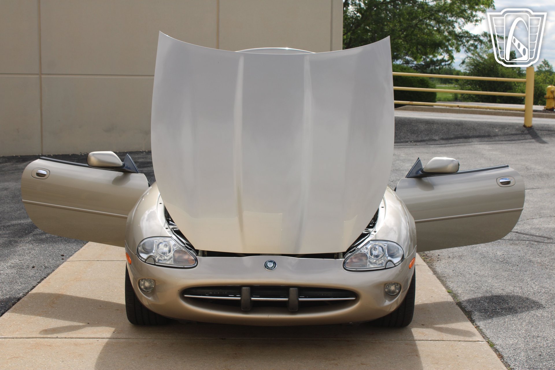 Used 1999 Jaguar XK8 Convertible RWD image 9