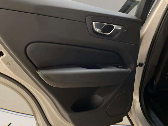 Used 2025 Volvo XC60 B5 Core AWD/4WD image 88