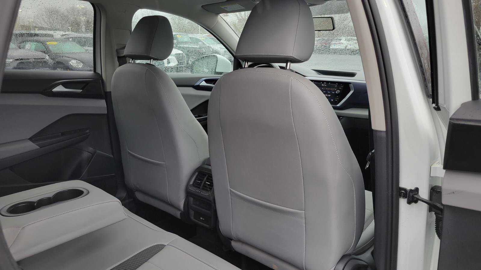 Used 2022 Volkswagen Taos SE w/ Panoramic Sunroof Package image 41