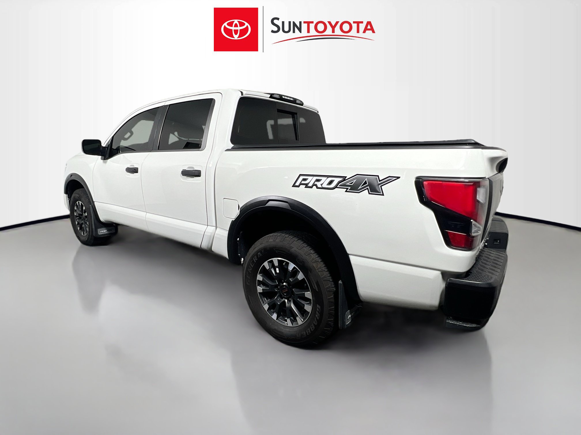 Used 2021 Nissan Titan PRO-4X w/ Pro-4x Utility Package AWD/4WD image 6