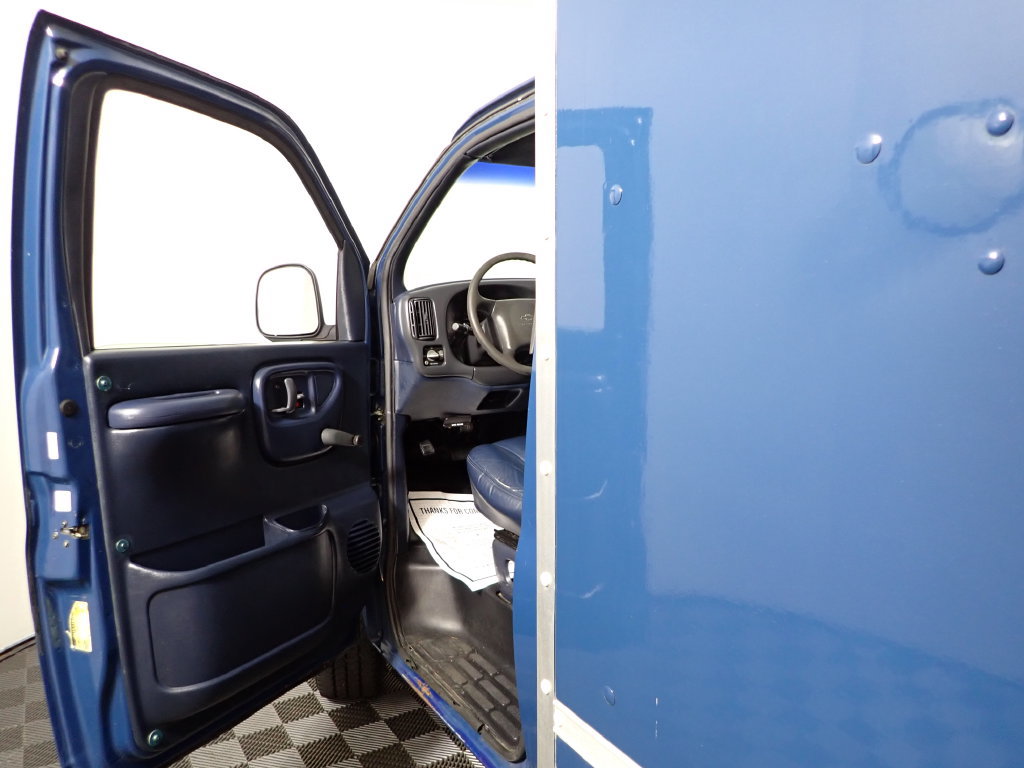 Used 1999 Chevrolet Express 3500 RWD image 24