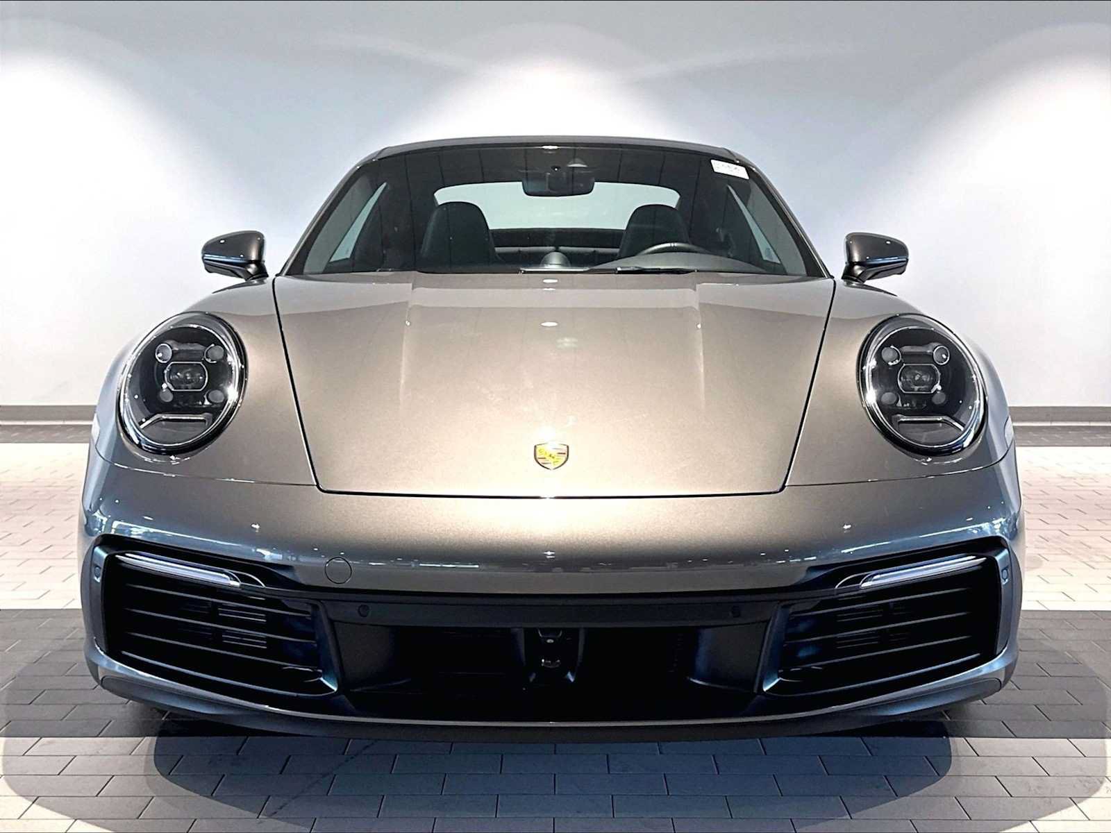 Used 2024 Porsche 911 Carrera RWD image 14