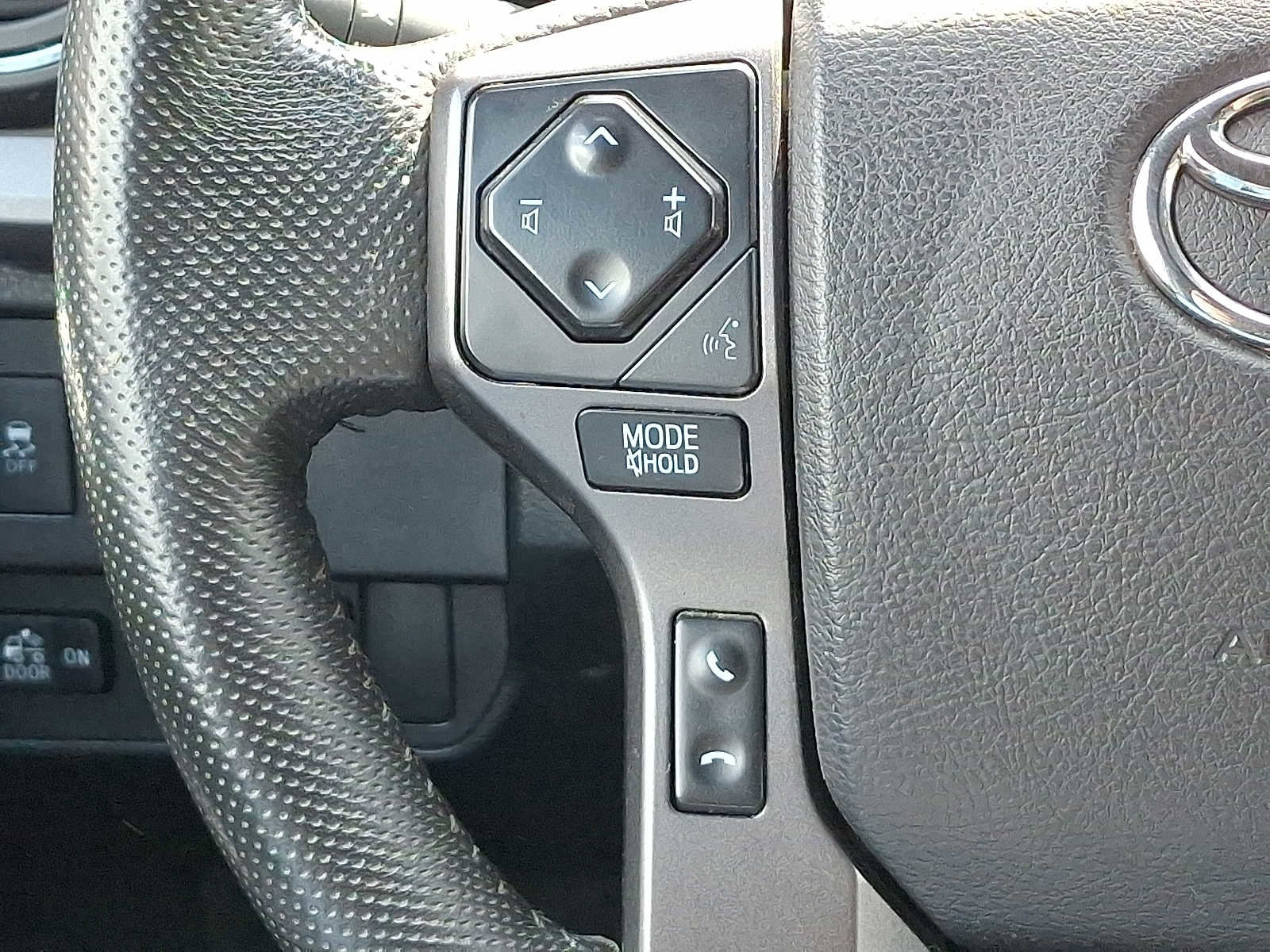 Used 2021 Toyota Tacoma TRD Sport w/ Technology Package image 21