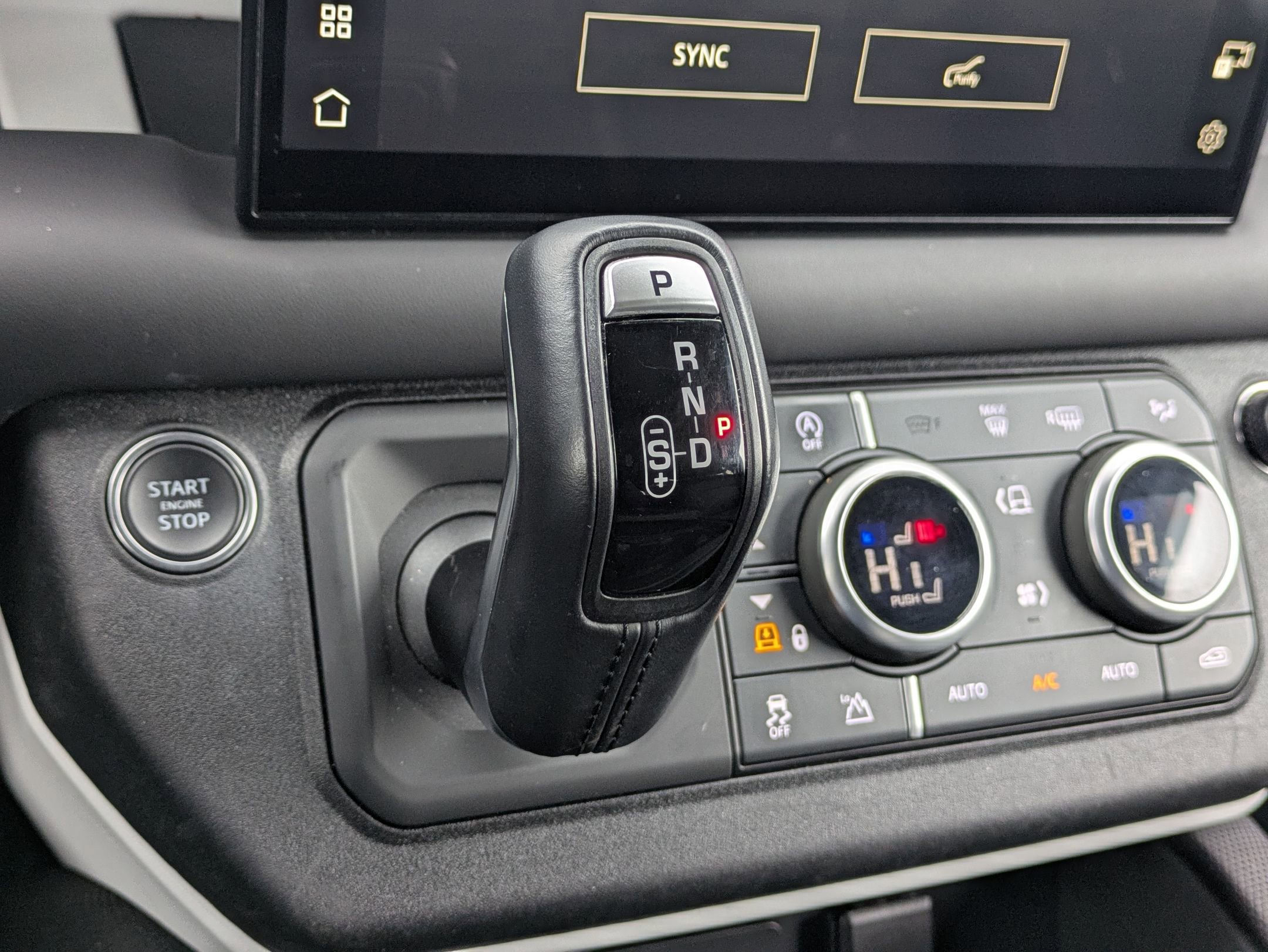 Certified 2023 Land Rover Defender 110 X-Dynamic SE image 17