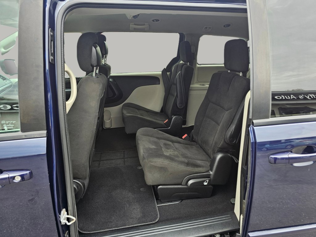 Used 2016 Dodge Grand Caravan SE w/ Quick Order Package 29E SE image 22