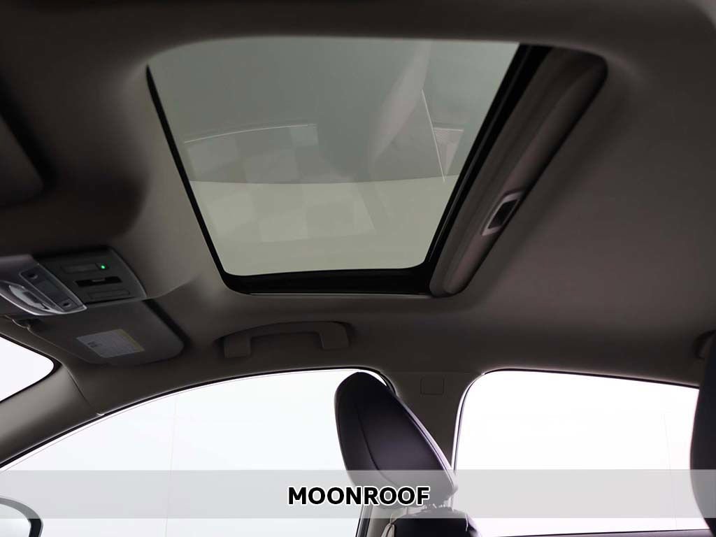 Used 2023 Nissan Sentra SR w/ SR Premium Package image 3