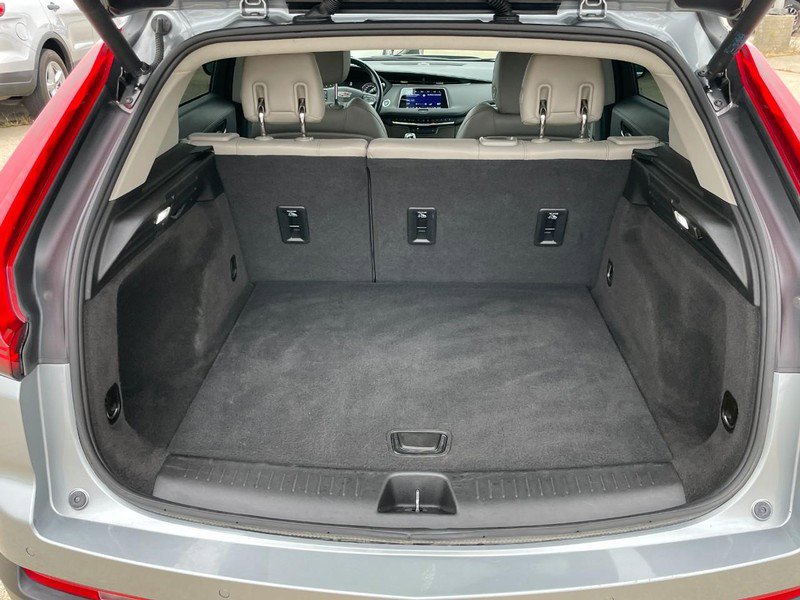 Used 2023 Cadillac XT4 Luxury image 11