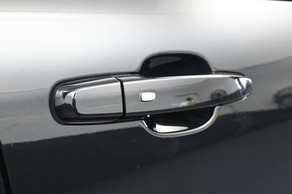 Used 2024 Chevrolet Equinox Premier w/ Redline Edition FWD image 39