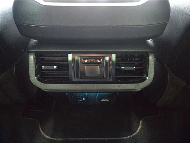 Used 2023 Ford F150 Platinum image 16