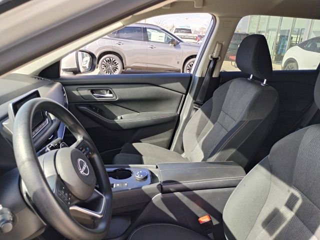 Used 2024 Nissan Rogue SV AWD/4WD image 14