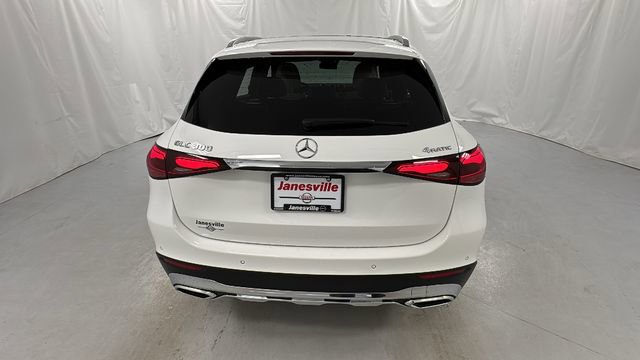 Used 2024 Mercedes-Benz GLC 300 4MATIC image 4