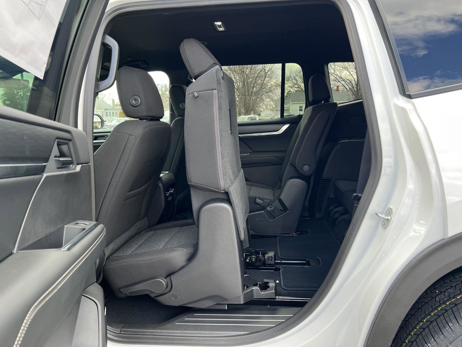 New 2026 GMC Acadia Elevation image 44