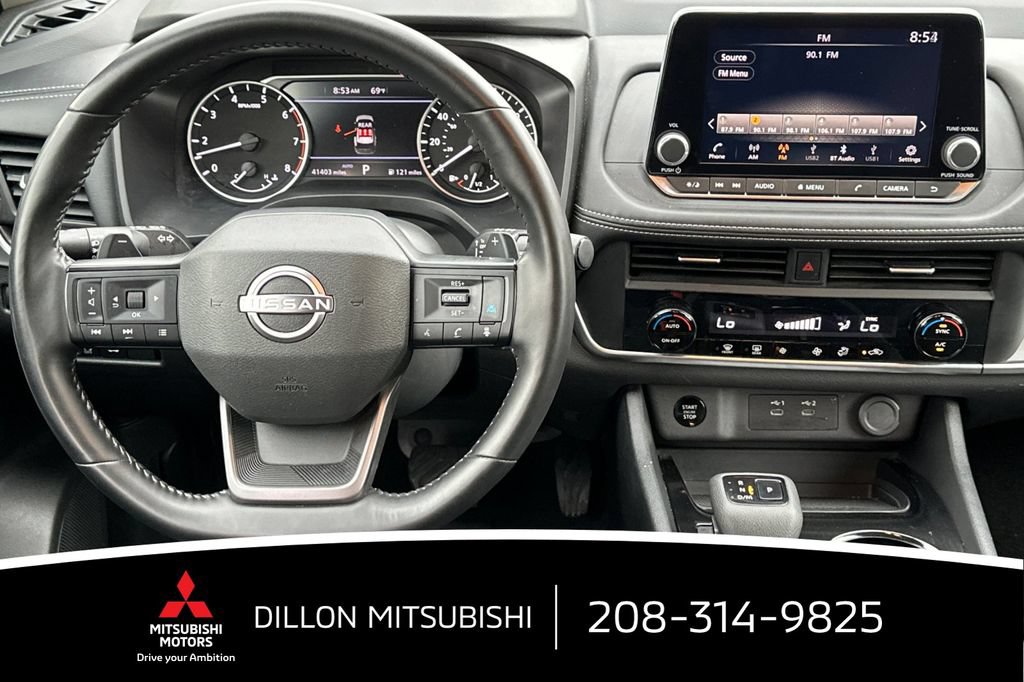 Used 2025 Nissan Rogue SV AWD/4WD image 16