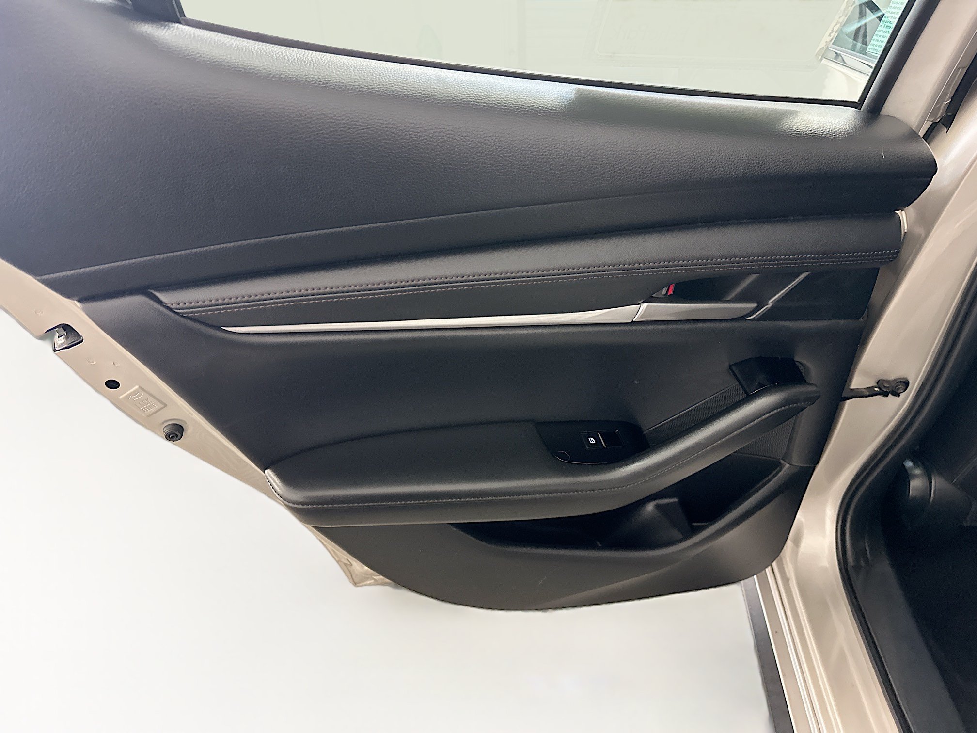 Used 2024 MAZDA MAZDA3 s FWD image 27