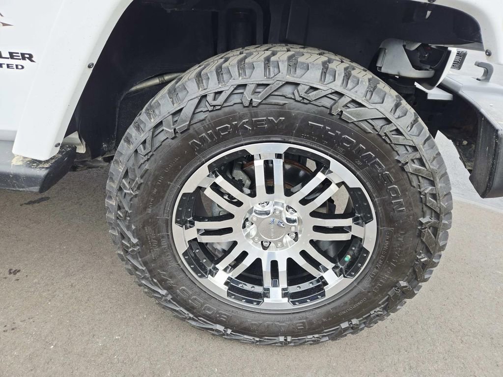 Used 2017 Jeep Wrangler Unlimited Sahara w/ Max Tow Package image 19