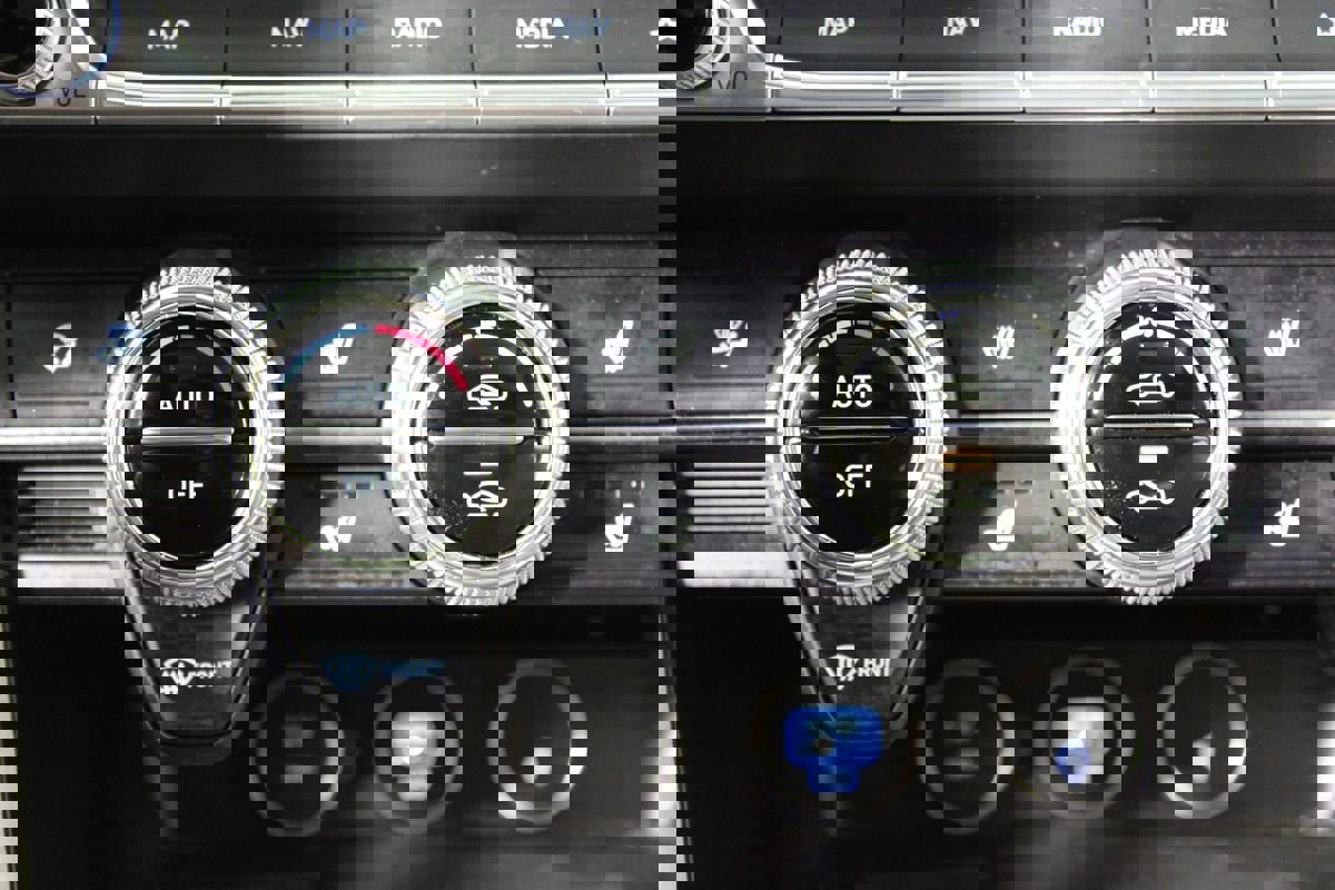 Used 2023 Genesis G70 2.0T w/ Sport Prestige Package image 14