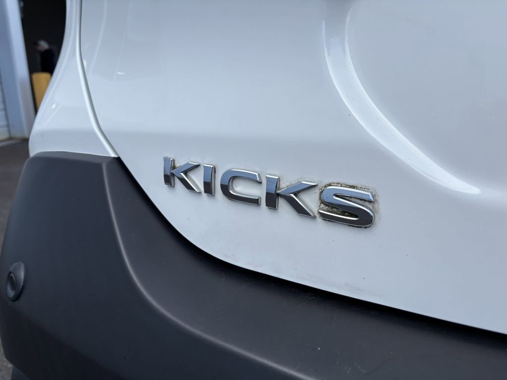 Used 2020 Nissan Kicks S FWD image 11