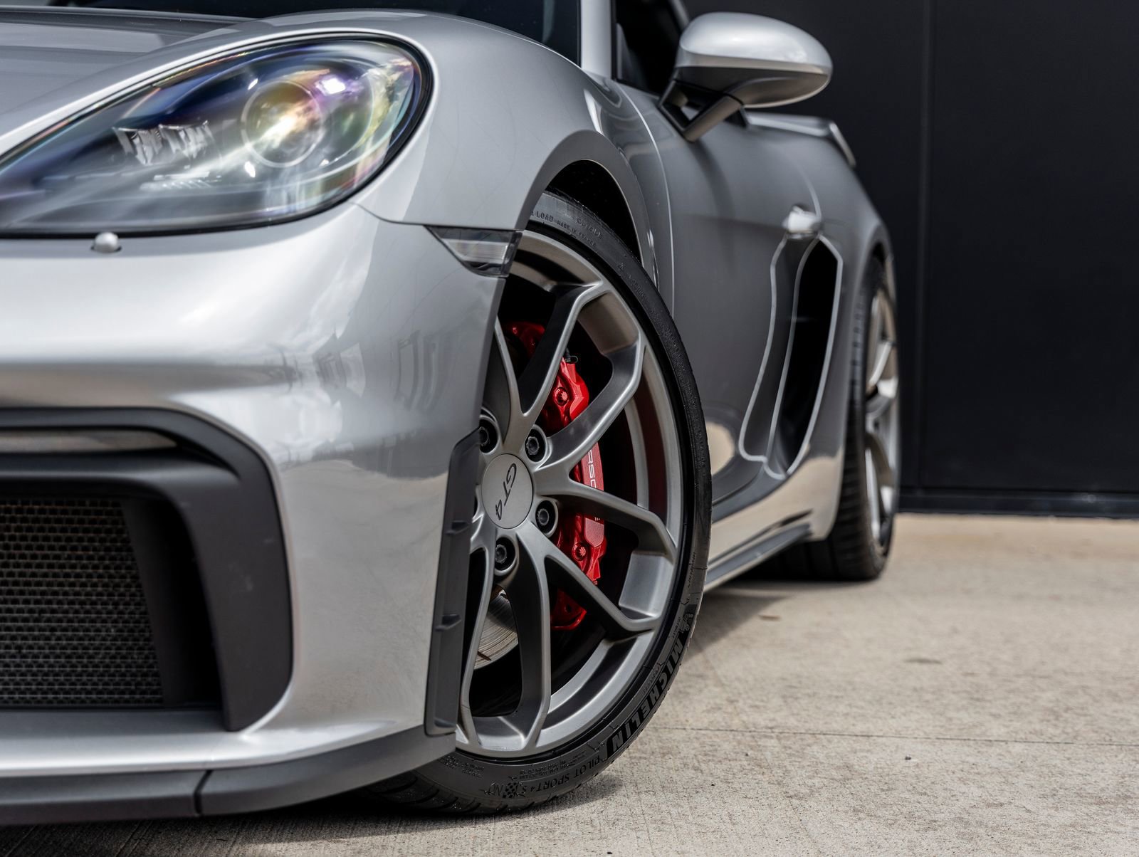 Used 2020 Porsche 718 Cayman GT4 RWD image 22