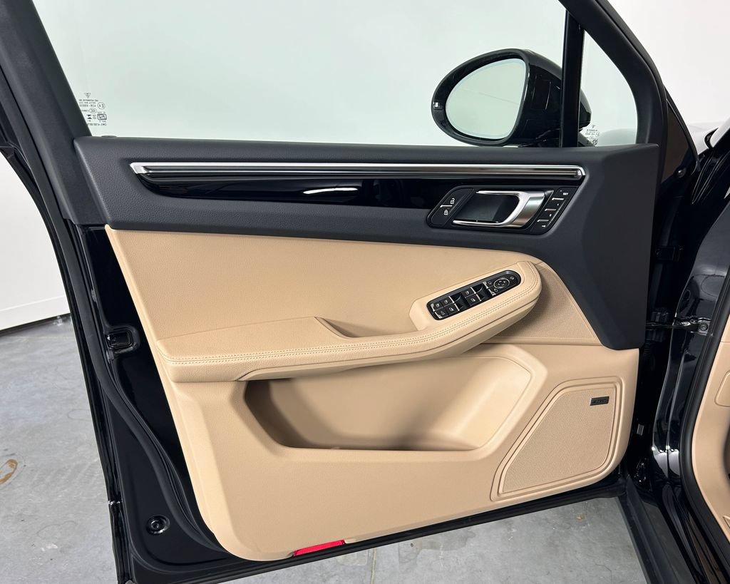 New 2026 Porsche Macan AWD/4WD image 14