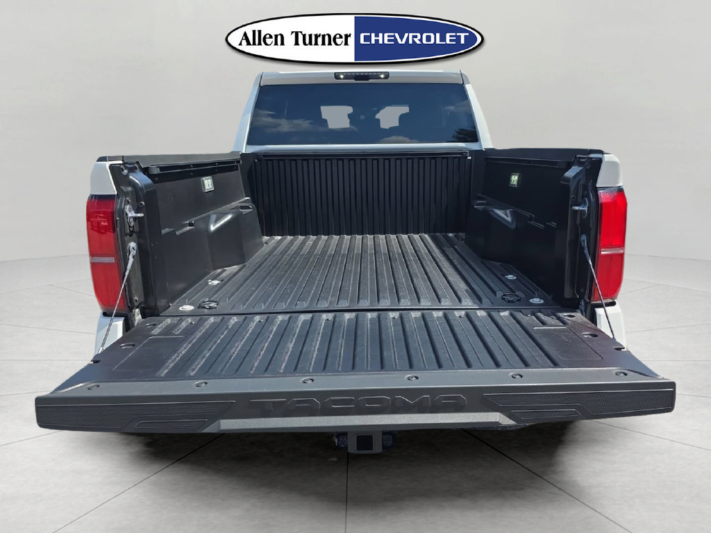 Used 2025 Toyota Tacoma TRD Sport AWD/4WD image 7