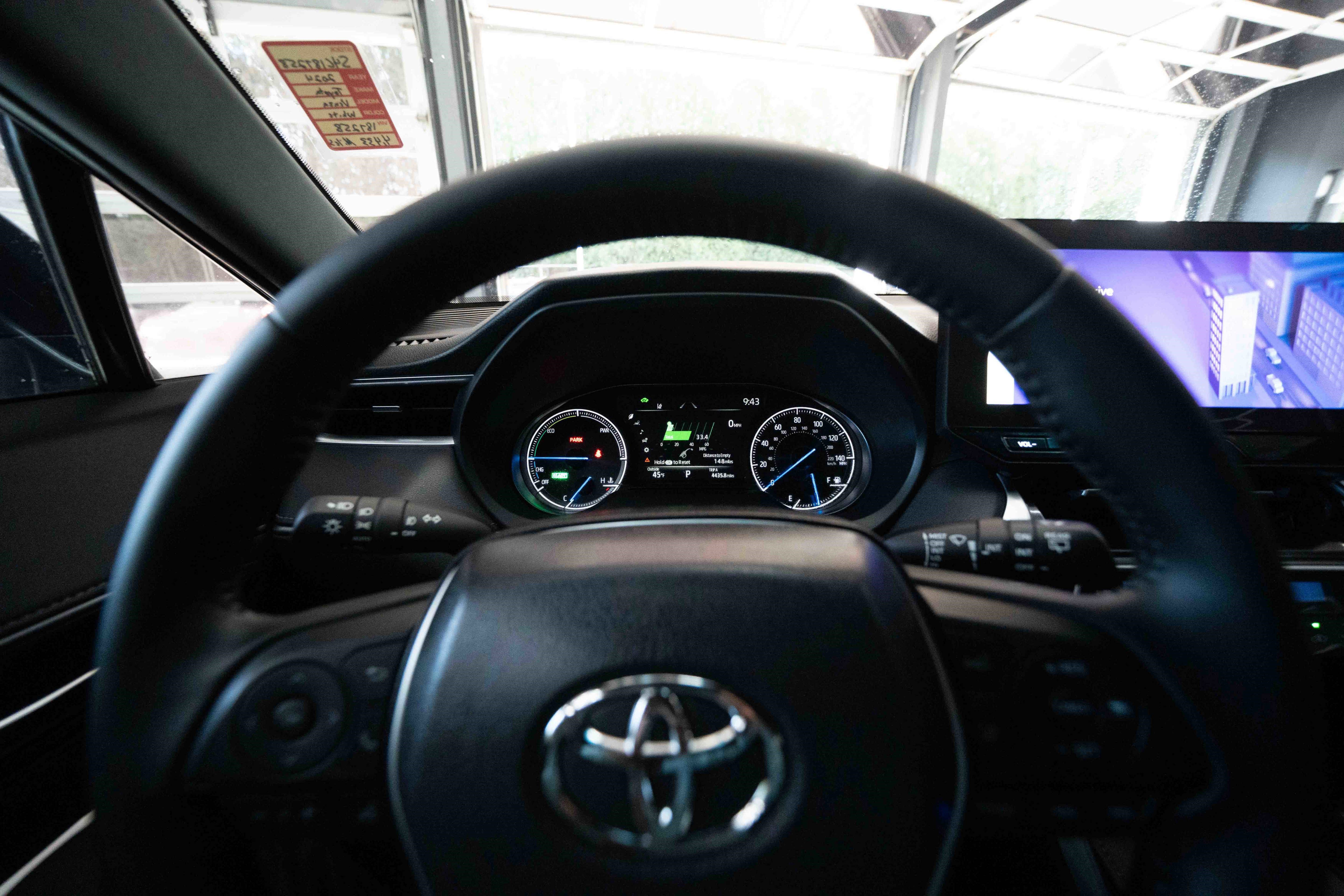 Used 2024 Toyota Venza XLE AWD/4WD image 15