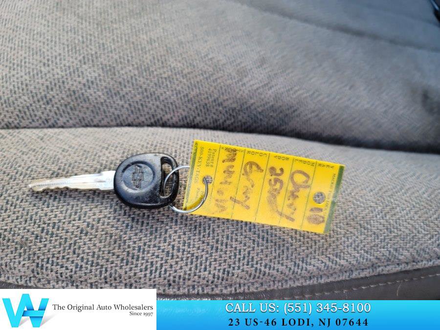 Used 2010 Chevrolet Express 2500 image 25