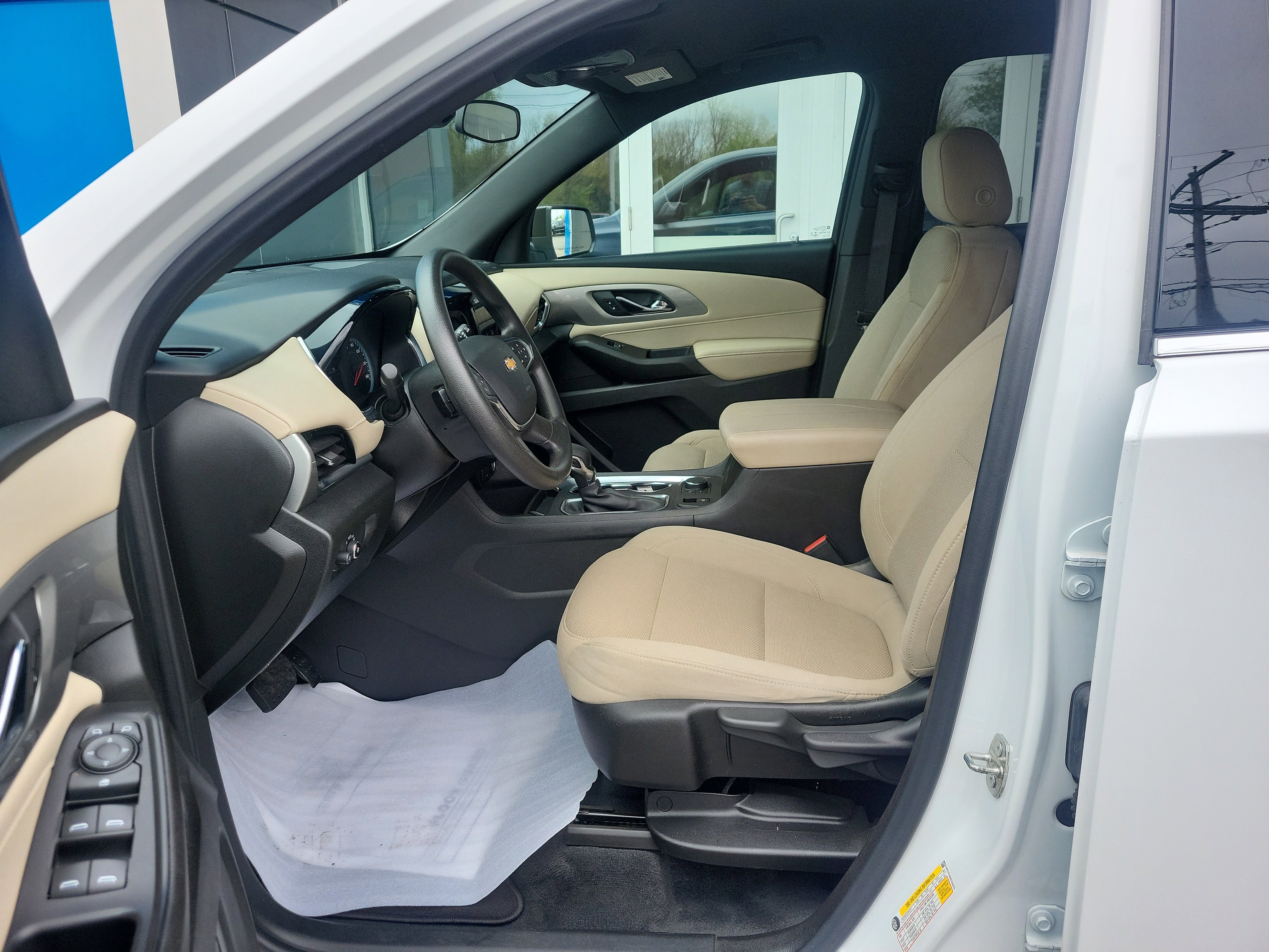 Certified 2022 Chevrolet Traverse LS image 5