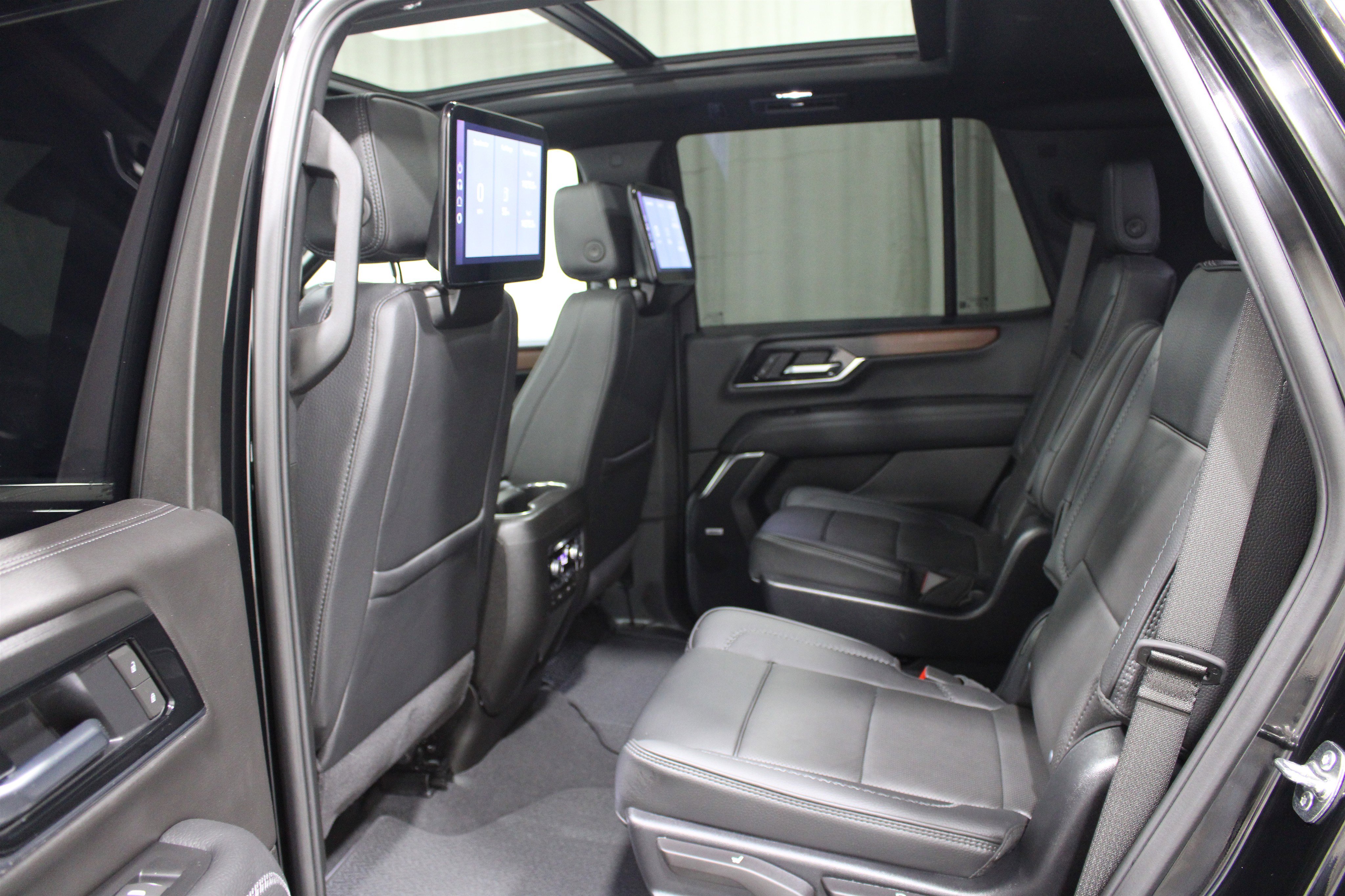 Used 2025 GMC Yukon Denali w/ Denali Reserve Package image 21