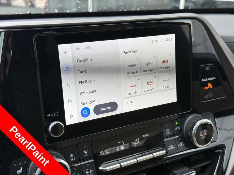 Used 2023 Toyota Highlander XLE AWD/4WD image 24