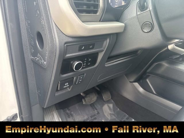 Used 2024 Ford Expedition Max XLT image 23