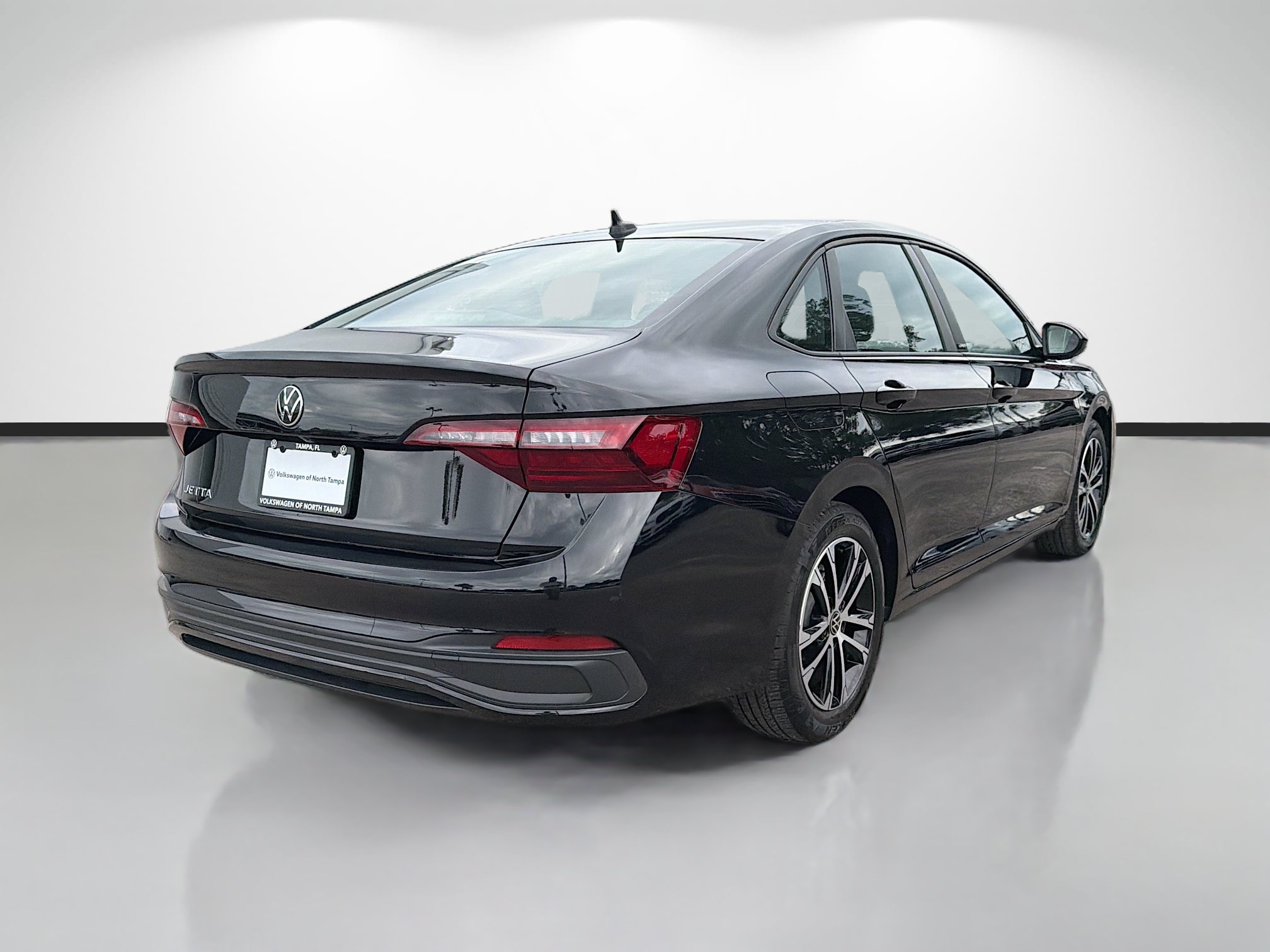Used 2024 Volkswagen Jetta Sport FWD image 3