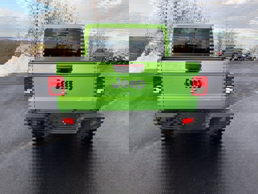 Used 2025 Jeep Gladiator Sport image 5