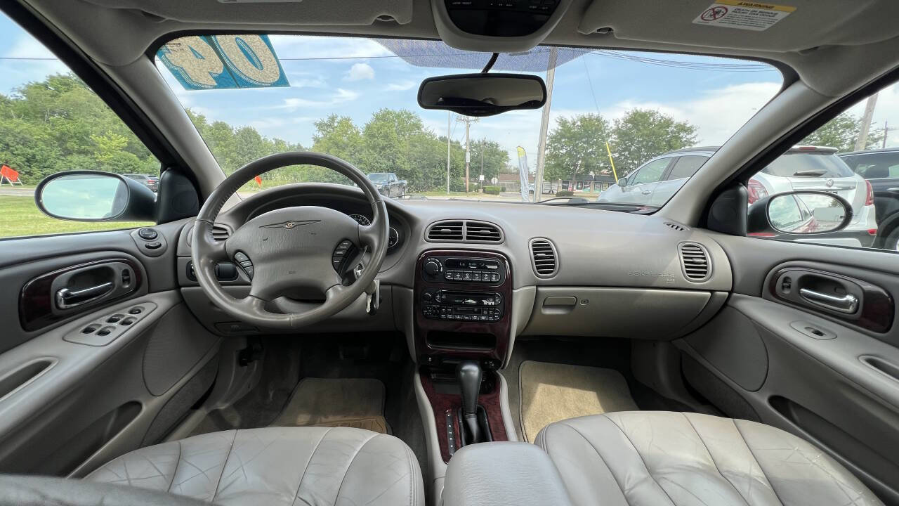 Used 2004 Chrysler Concorde LXi image 15