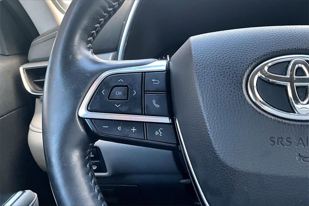 Certified 2021 Toyota Highlander Platinum image 12