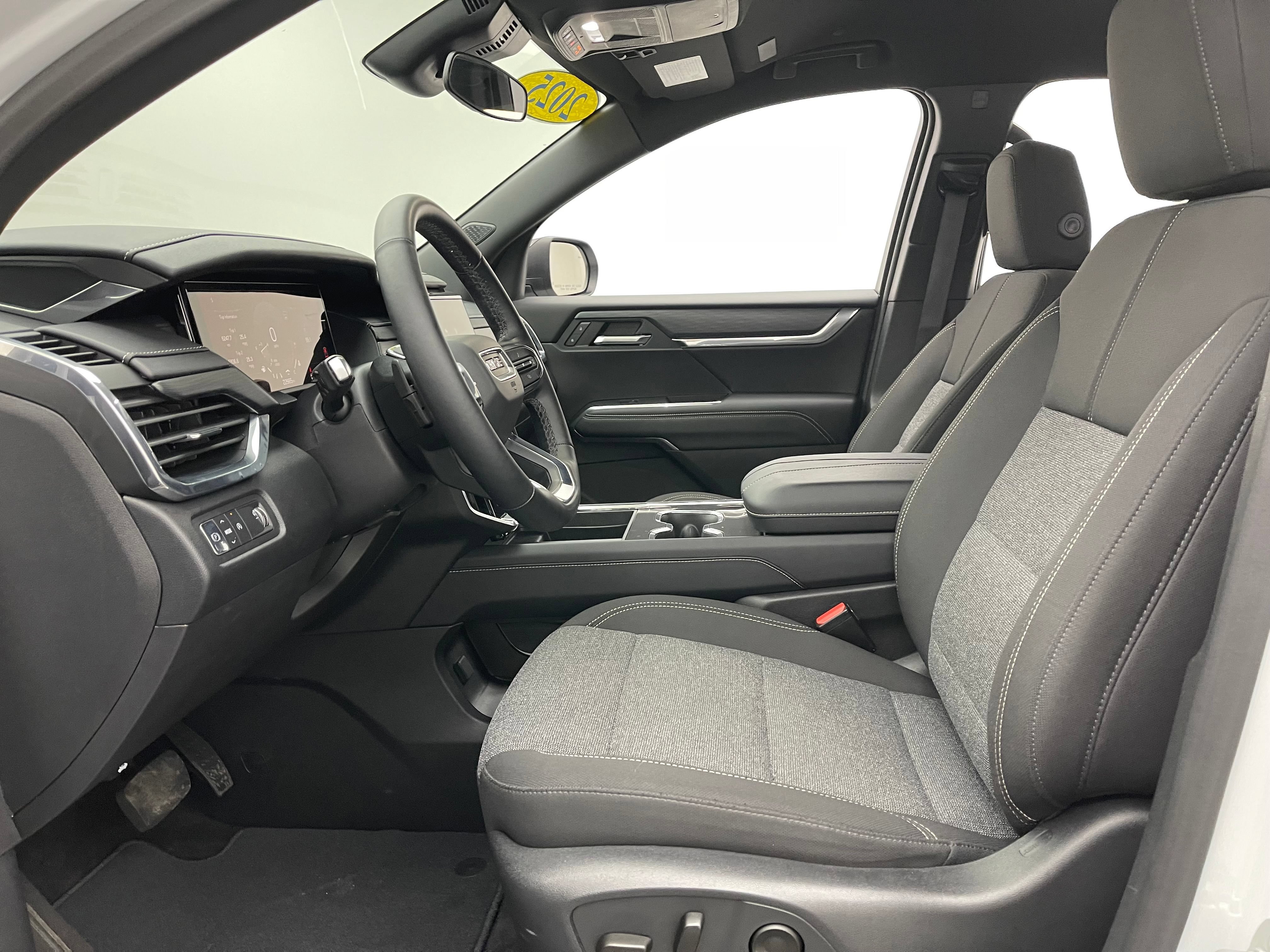 Used 2025 GMC Acadia Elevation FWD image 17