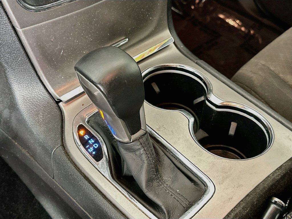 Used 2019 Jeep Grand Cherokee Laredo AWD/4WD image 22