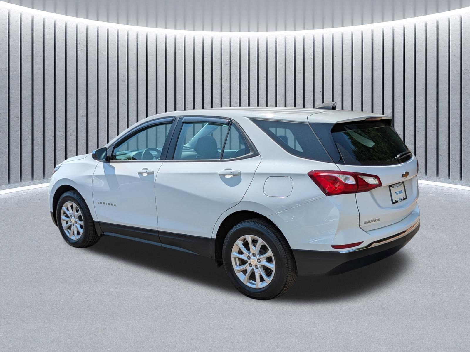 Used 2018 Chevrolet Equinox LS FWD image 8