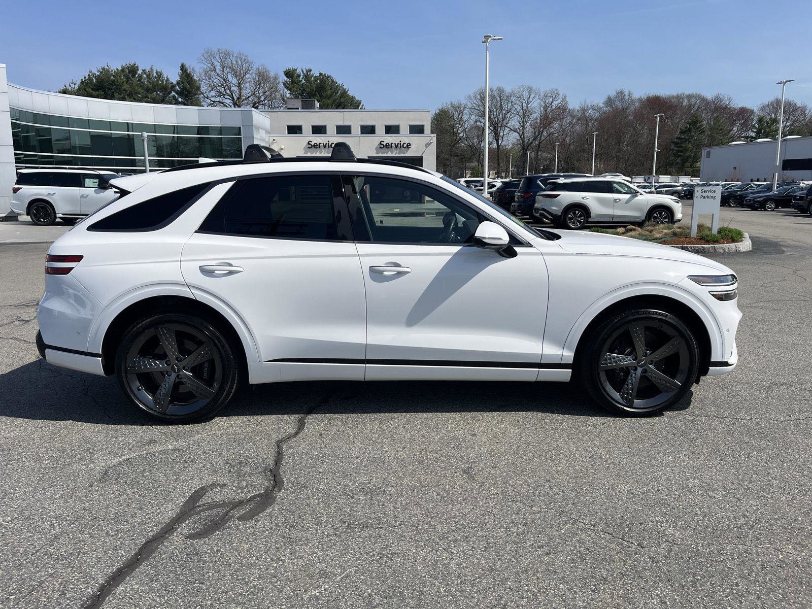 Used 2023 Genesis GV70 2.5T w/ Sport Prestige Package image 2