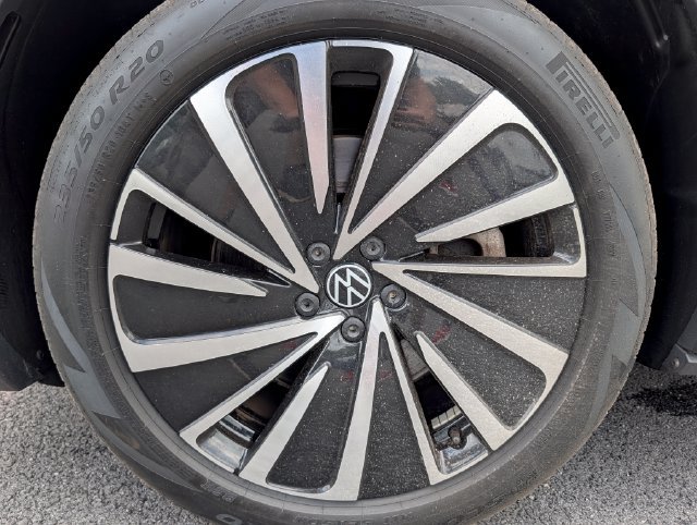 Used 2023 Volkswagen ID.4 Pro S Plus AWD/4WD image 9