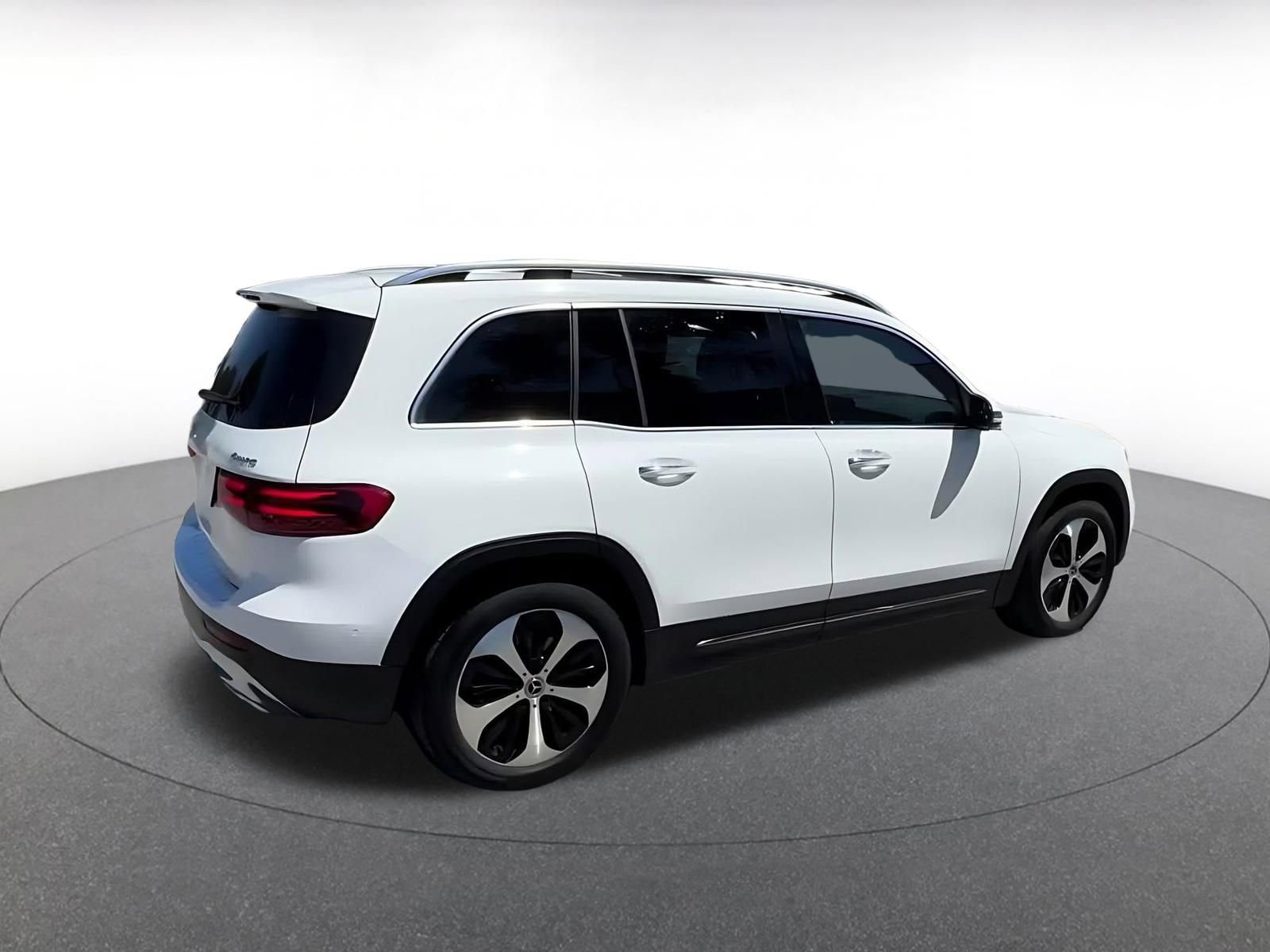 Used 2025 Mercedes-Benz GLB 250 4MATIC image 15