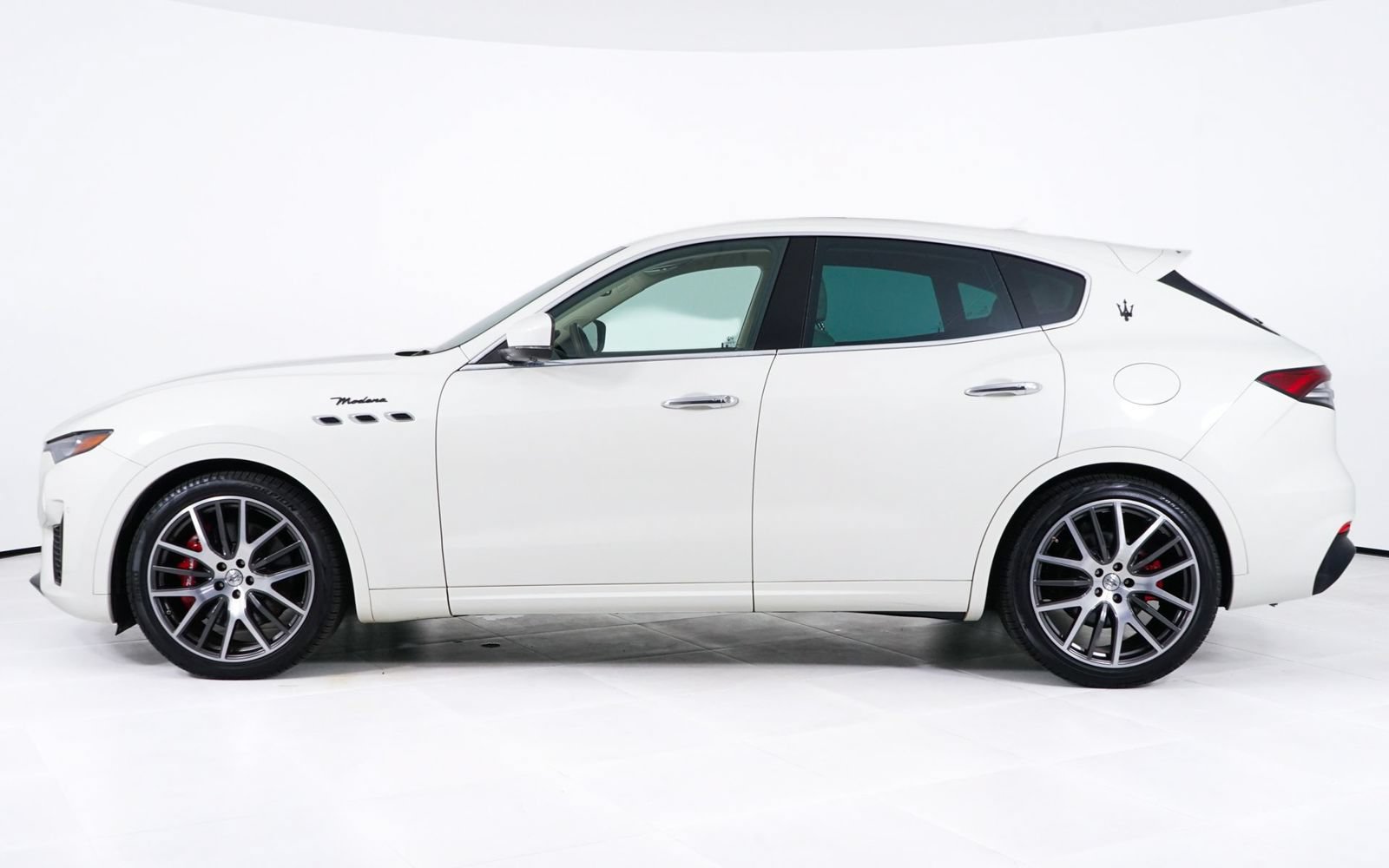 Used 2022 Maserati Levante Modena AWD/4WD image 2