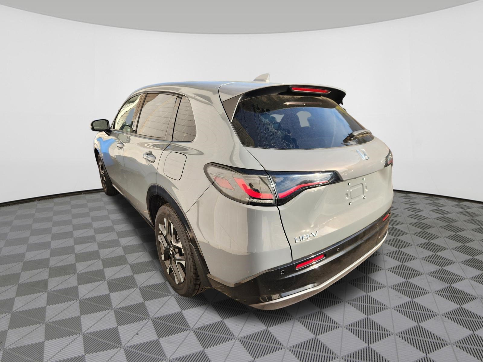 Used 2027 Honda HR-V EX-L image 3