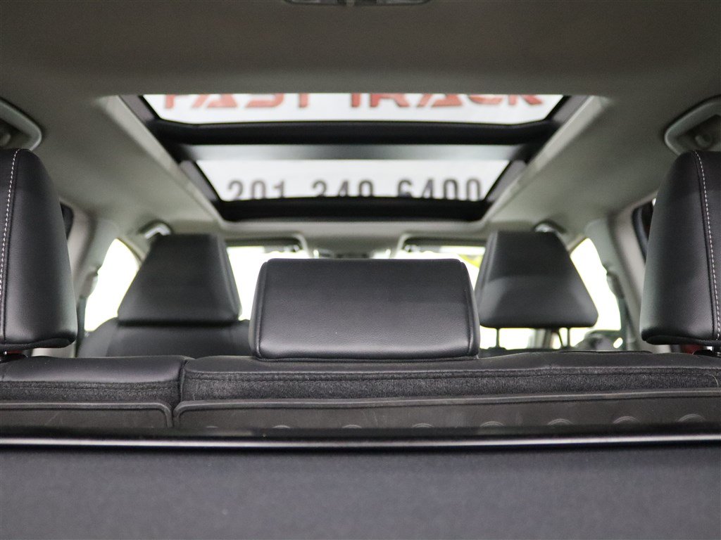 Used 2019 Toyota RAV4 Limited AWD/4WD image 19