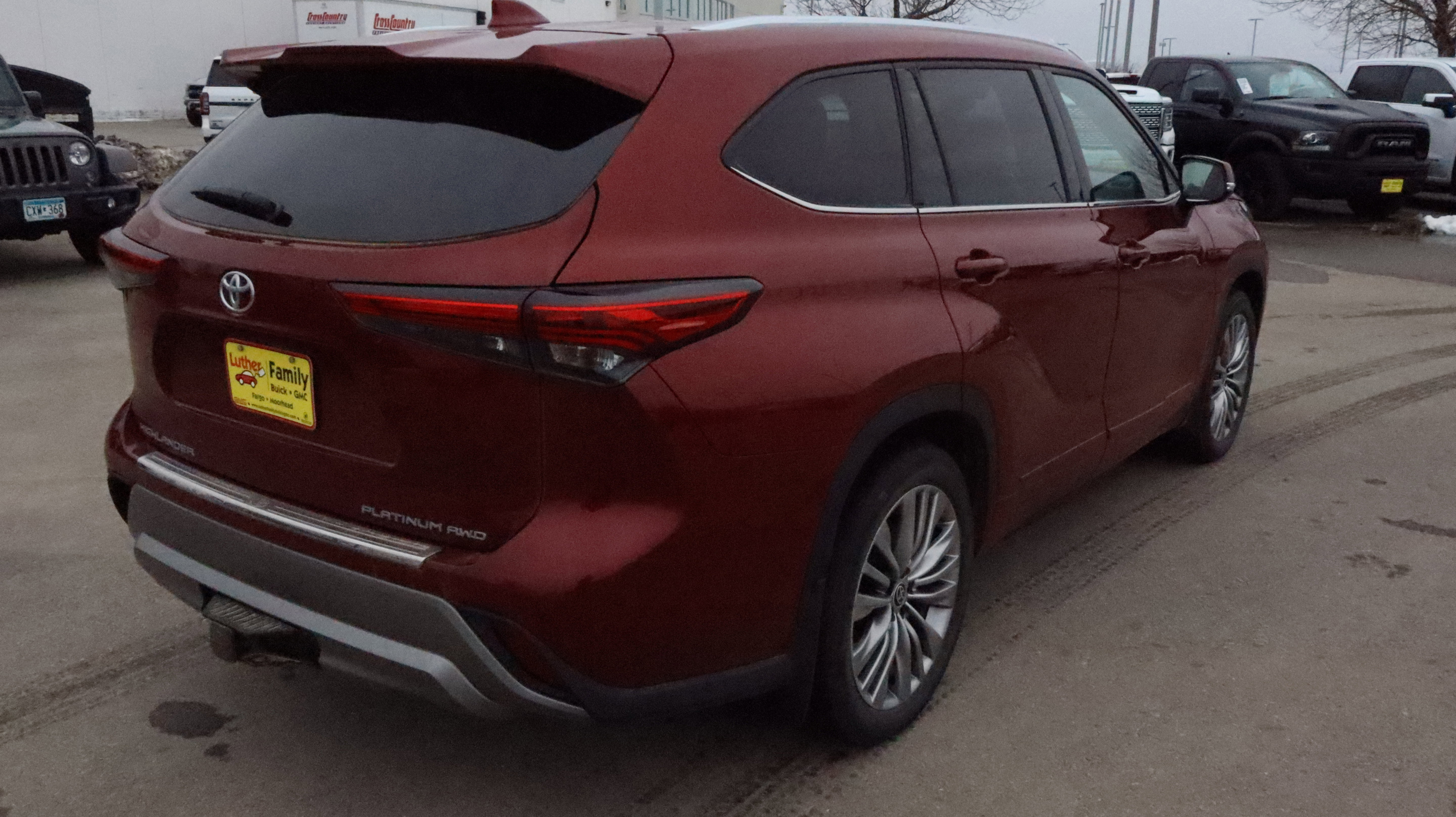 Used 2022 Toyota Highlander Platinum AWD/4WD image 8