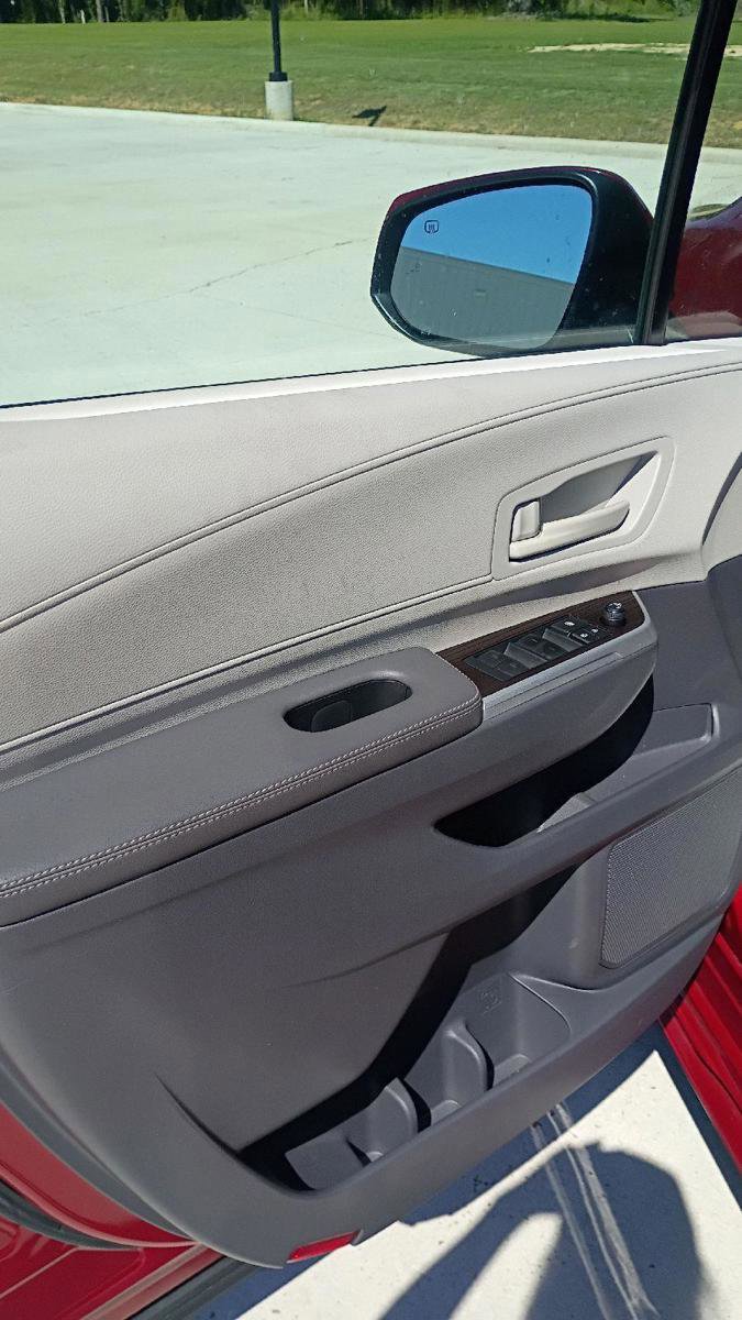 Used 2023 Toyota Sienna LE image 9