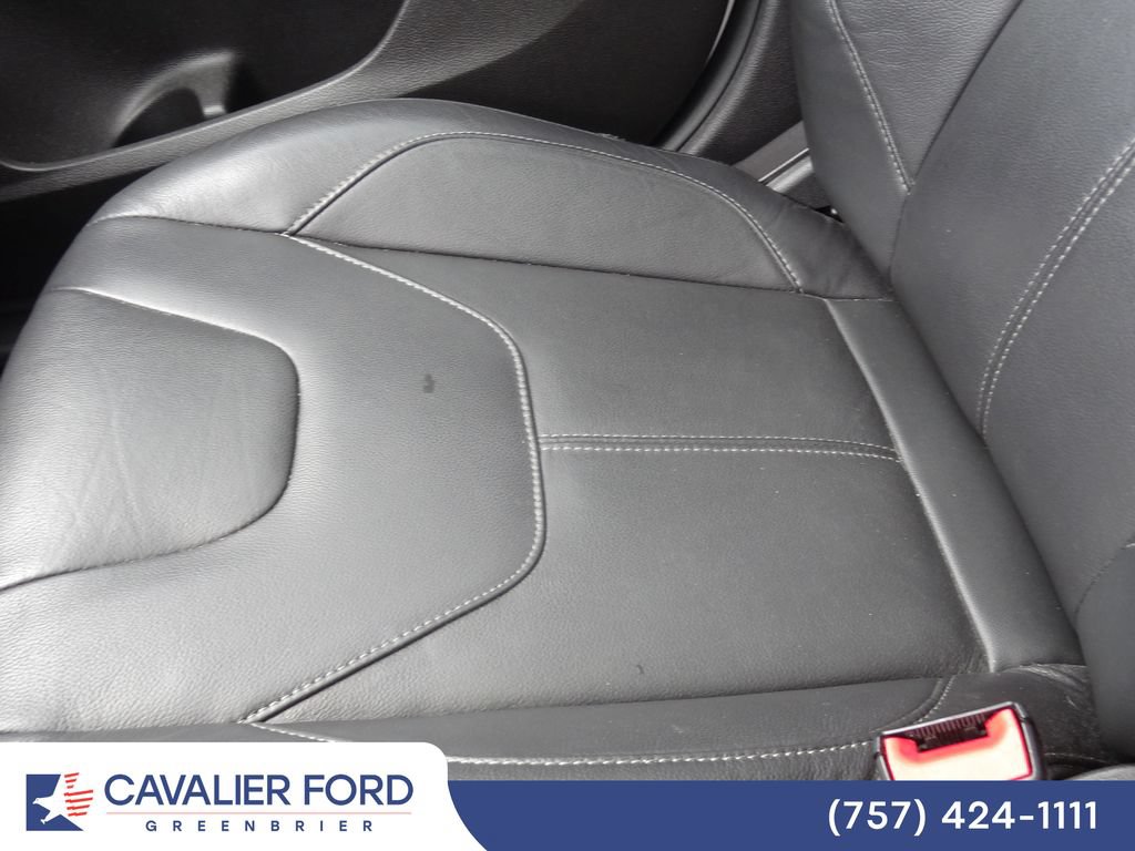 Used 2015 Ford Focus Titanium w/ Titanium Cold Weather Package FWD image 19