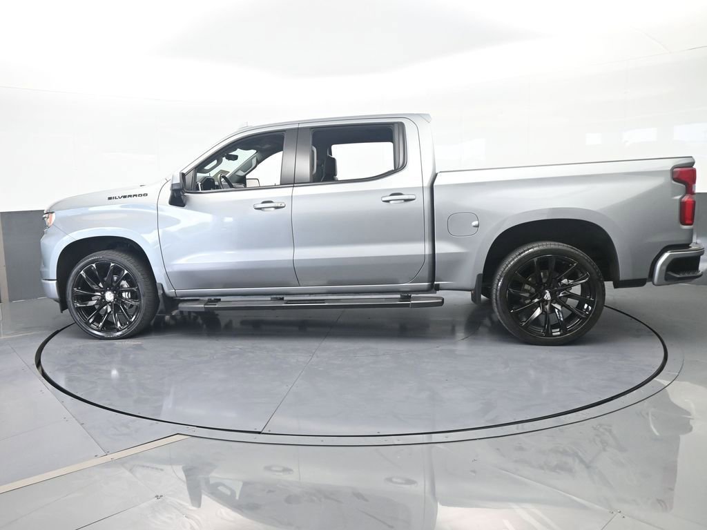 Used 2025 Chevrolet Silverado 1500 LTZ w/ Technology Package RWD image 3