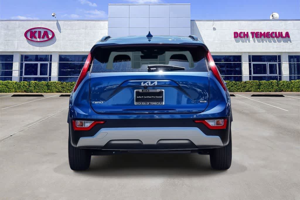Certified 2023 Kia Niro EX FWD image 5