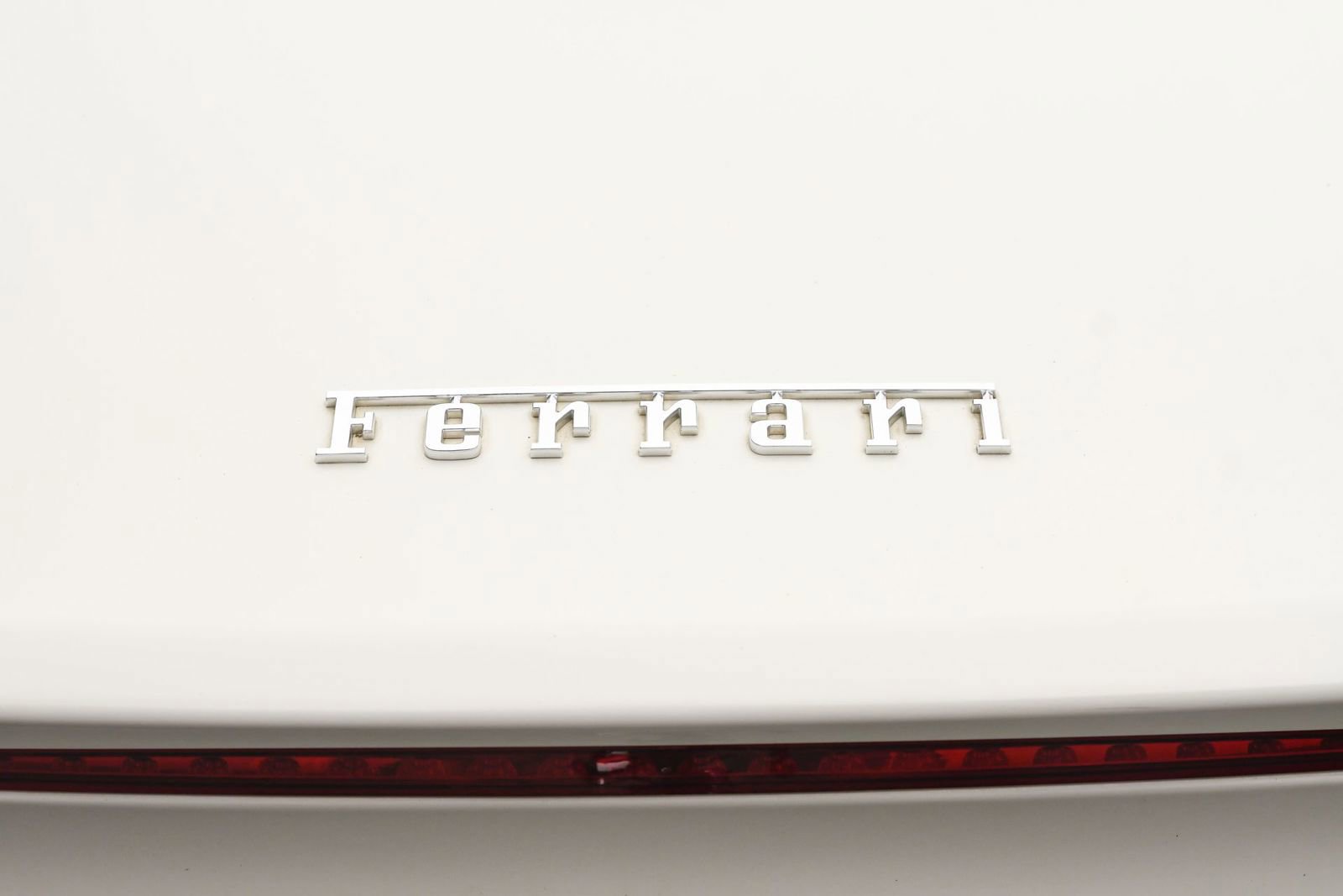 Used 2016 Ferrari California T image 24