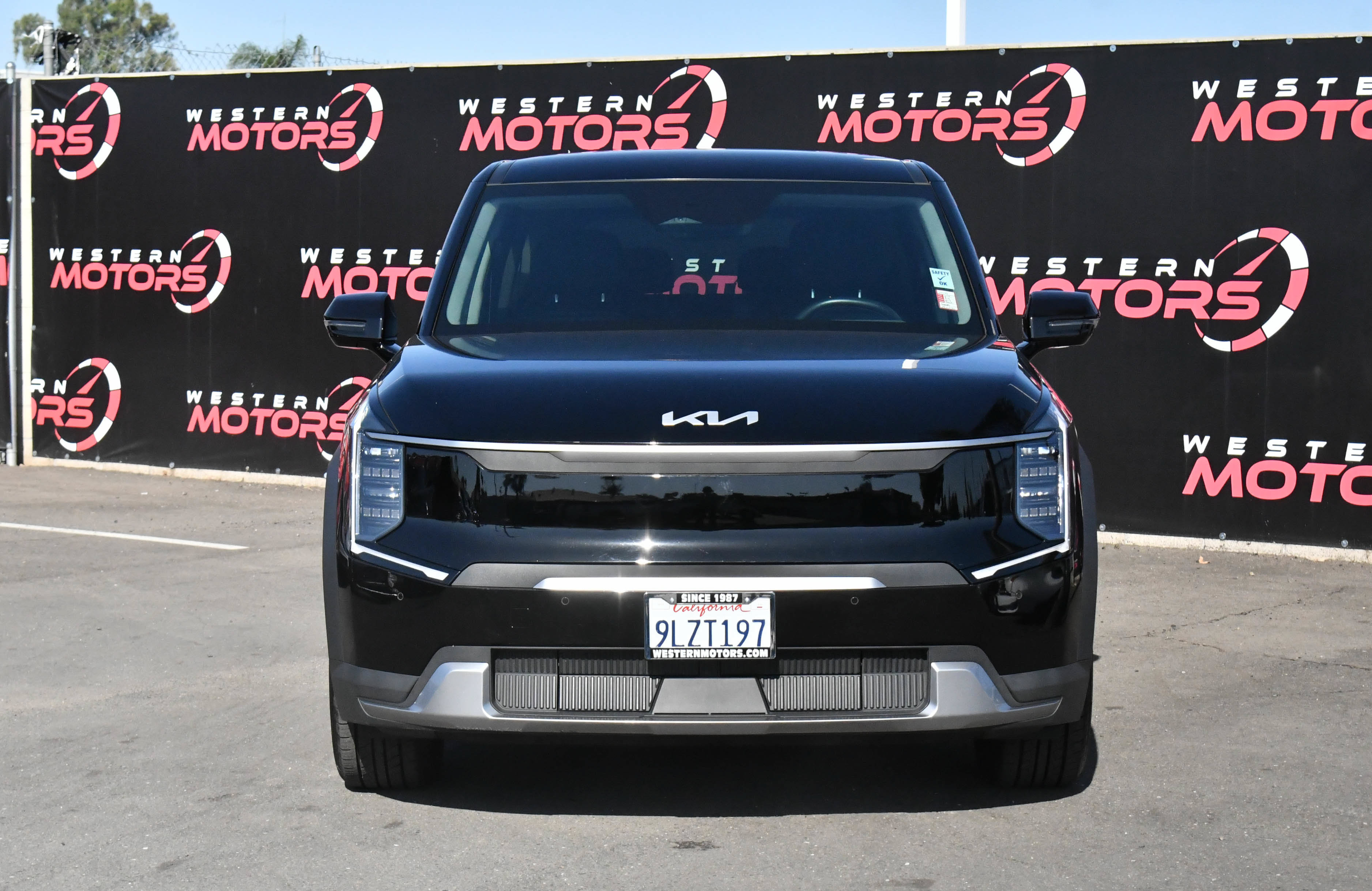 Used 2024 Kia EV9 Light Long Range RWD image 2